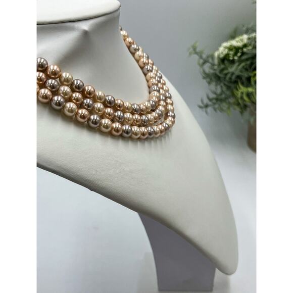 Carolee Three Strand Peach Gray Pearl Necklace Gold Tone Clasp With Pave Crystal - Picture 3 of 10